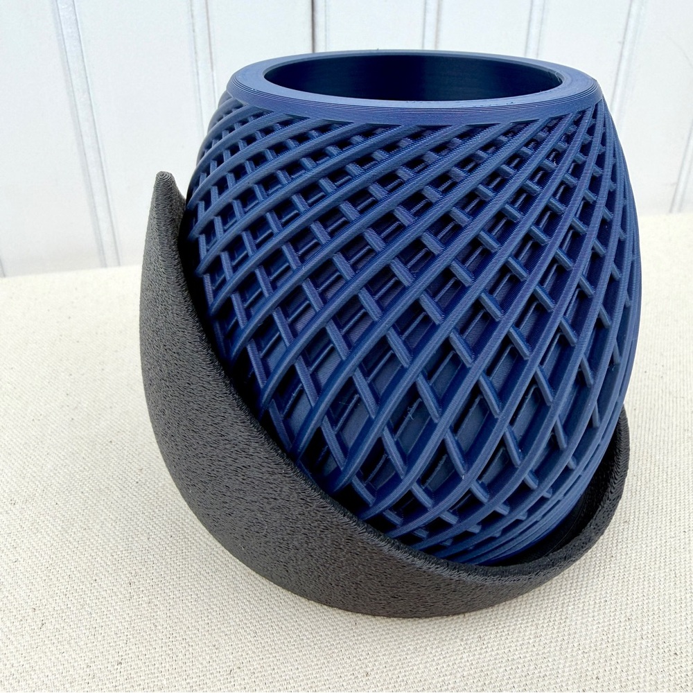 The Stryde Planter, Indoor Flower Pot, Tabletop Planter. Diamond Lattice Design - Picture 8 of 10